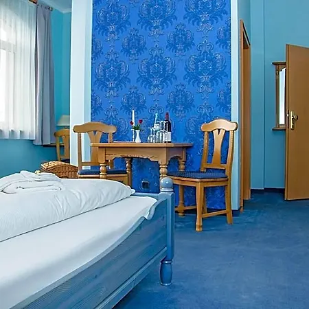 & Restaurant Haus Am *