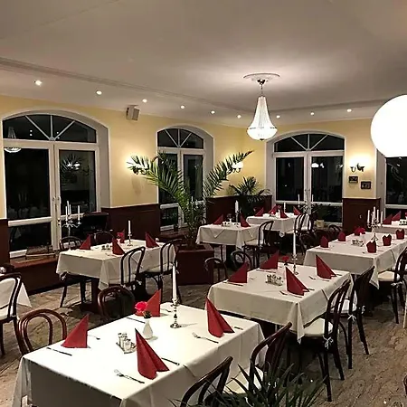 & Restaurant Haus Am Otel Locknitz