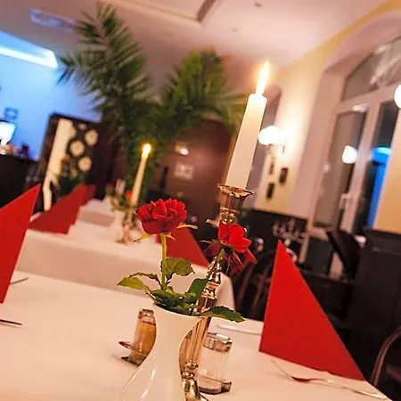 & Restaurant Haus Am Otel *
