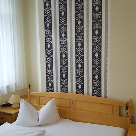 & Restaurant Haus Am * Locknitz
